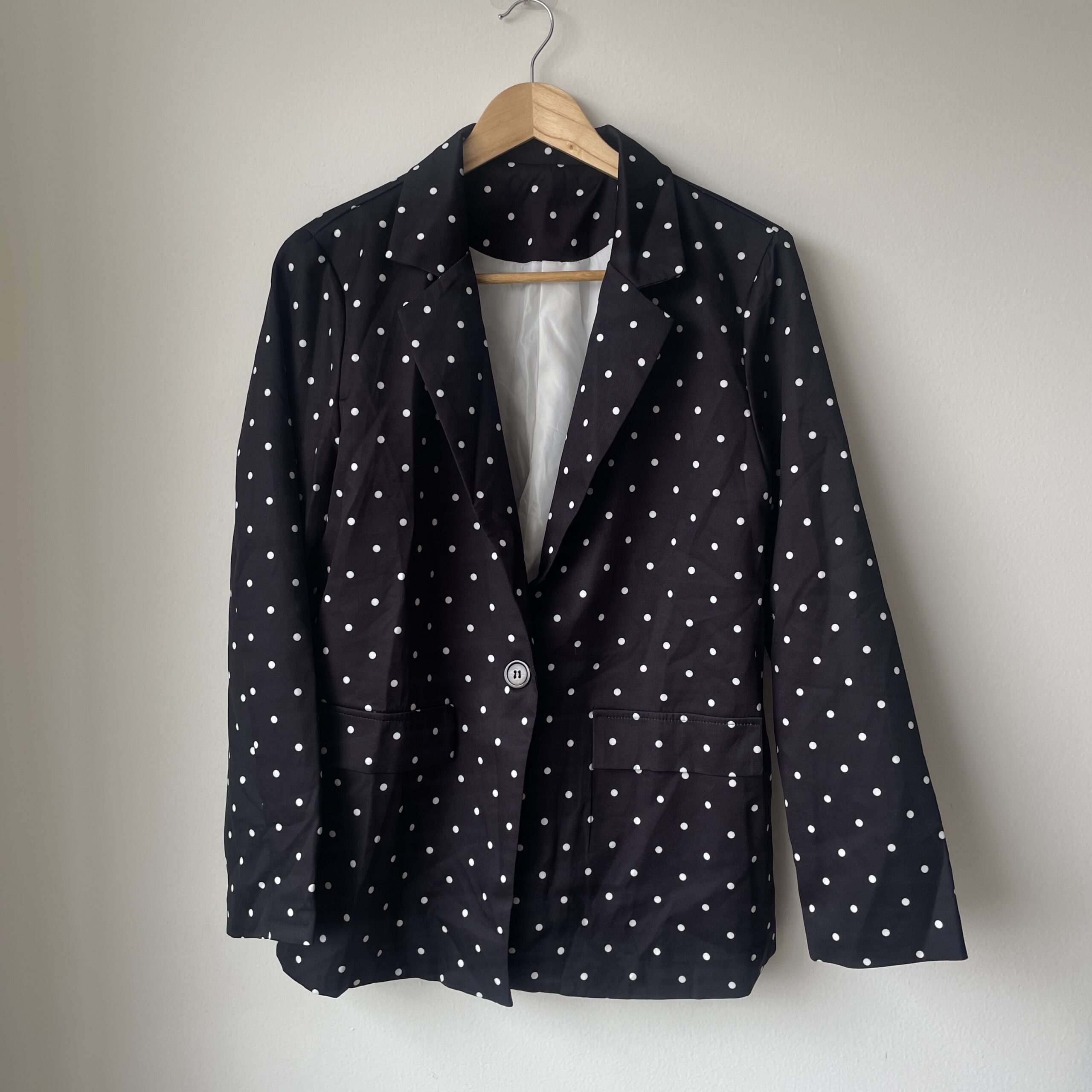 Blazer negro puntos
